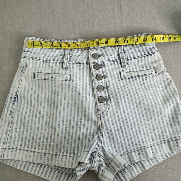 KanCan Signature Ultra high rise shorts - Picture 6 of 9